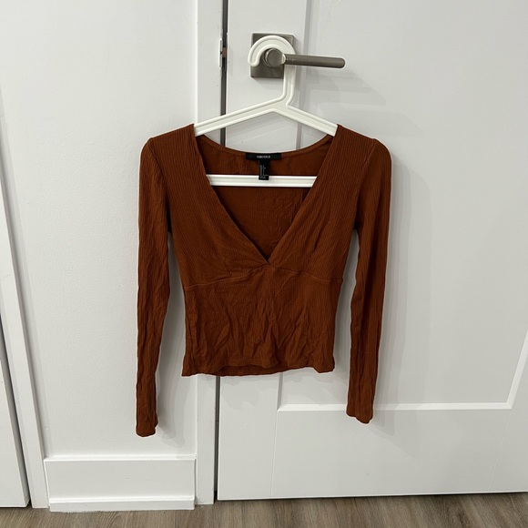 SEXY LOW CUT TOP - Picture 2 of 3